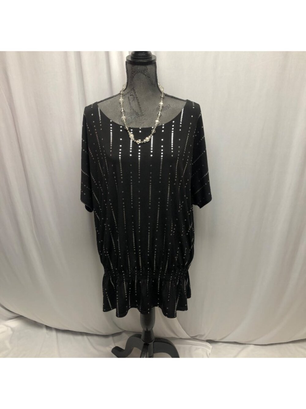 Fashion Bug Top Womens Sz 2X Black Silver Dot Elastic Waist Stretch Short Sleeve